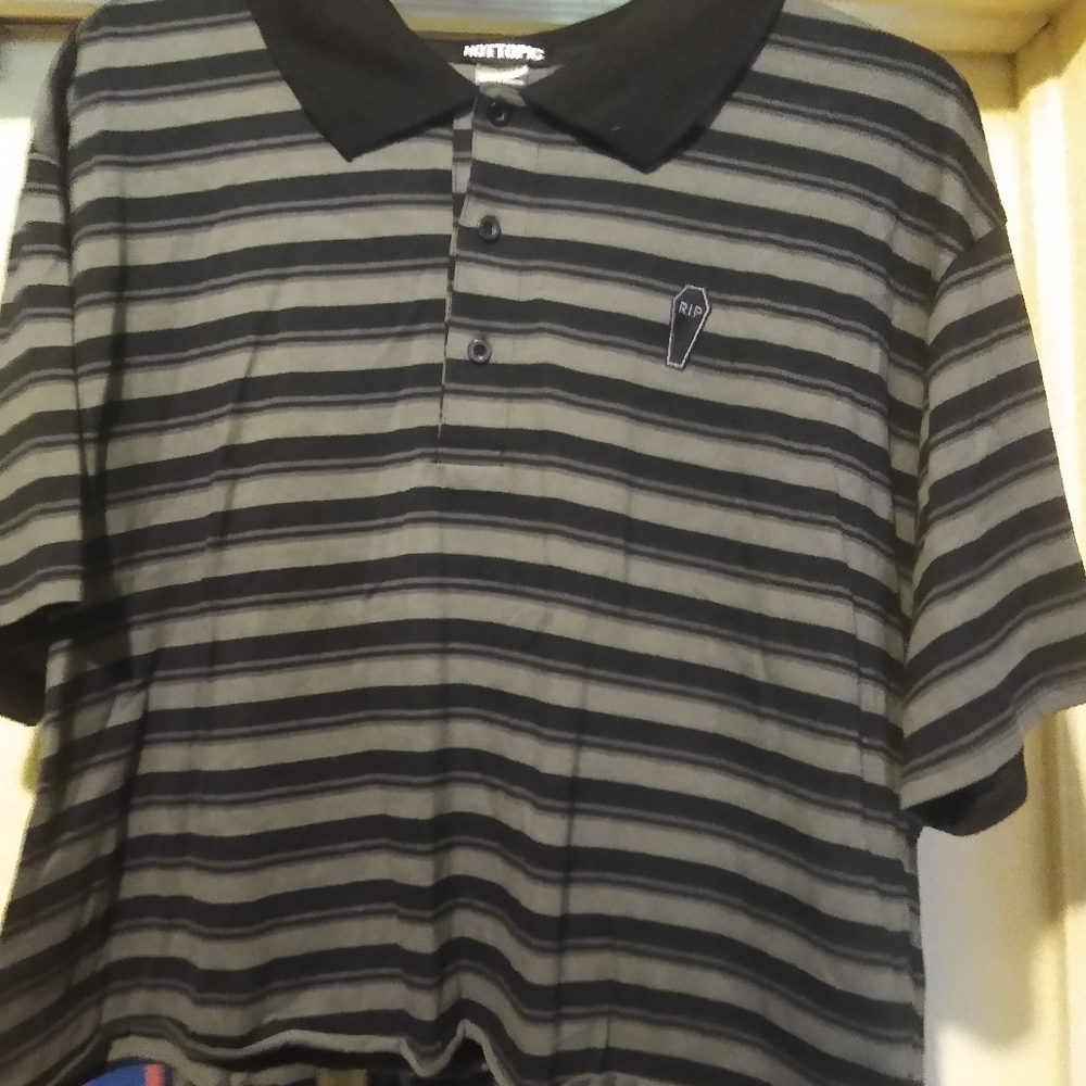NWT hot topic coffin crop sweater